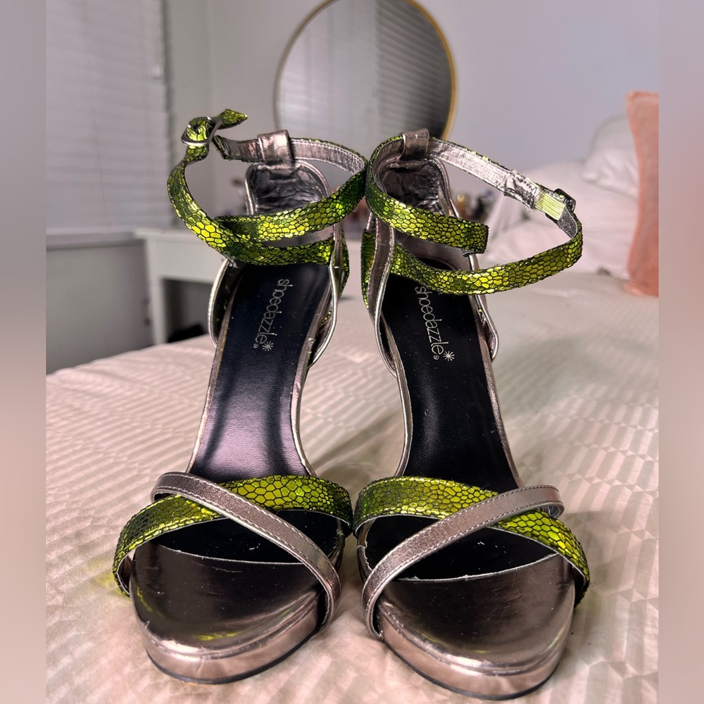 Shoe dazzle heels